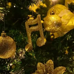 Gold Christmas Decor