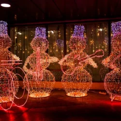Outdoor lighted snowmen